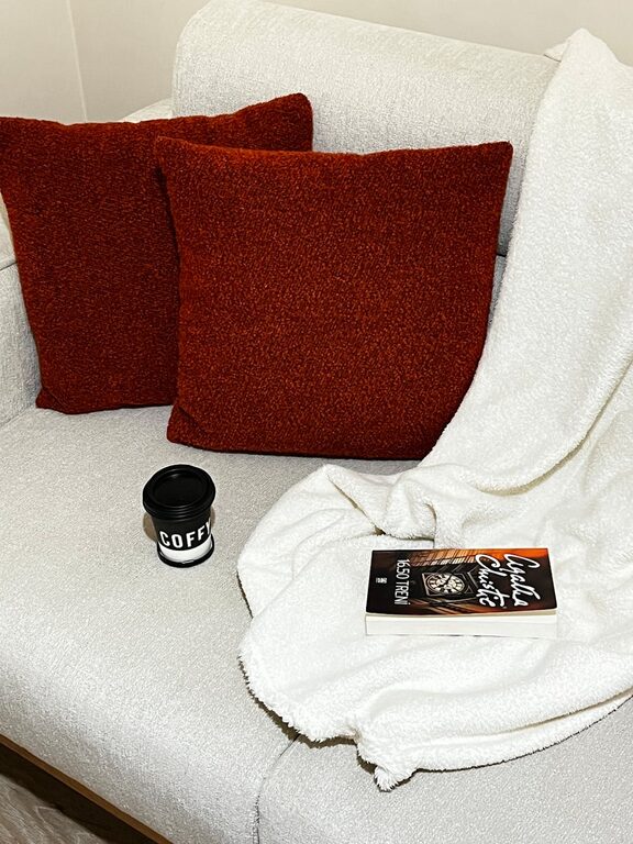 How to Create a Cozy and Inviting Reading Nook at Home